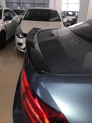 VOLKSWAGEN PASSAT B8 IÇIN UYUMLU LED SPOILER (PIANO BLACK)